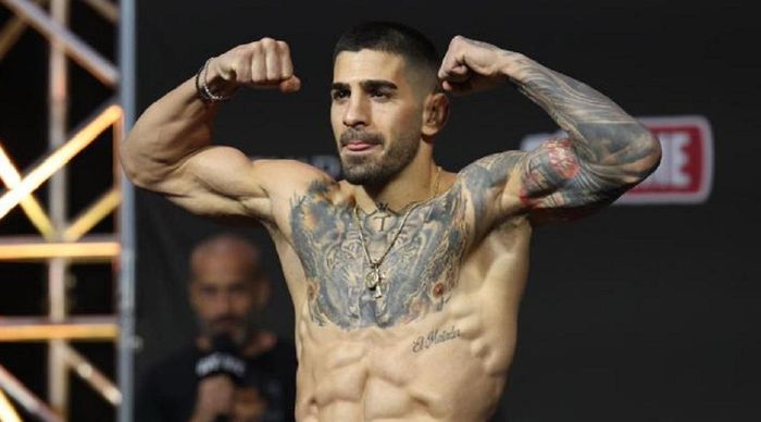 Топурия жестко нокаутировал Оливейру в первом раунде и стал чемпионом UFC в новом дивизионе