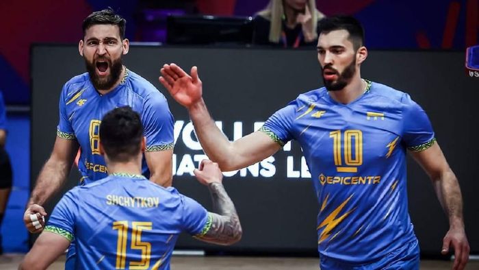 Історична перемога "синьо-жовтих" на старті Ліги націй з волейболу у відеоогляді матчу Україна – США