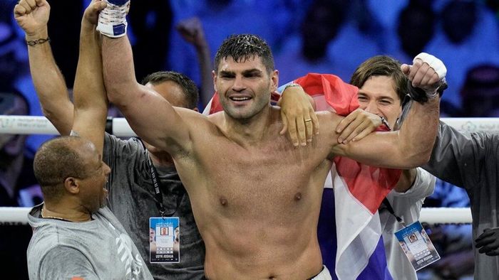 Обладатель титула WBO о реванше Усик – Дюбуа: "Если это будет близкий бой, вы сделаете все, чтобы он победил"