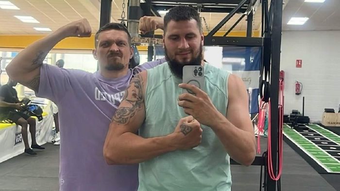 Усик провел 280 раундов с сербским хевивейтером – подготовка к реваншу с Дюбуа в разгаре