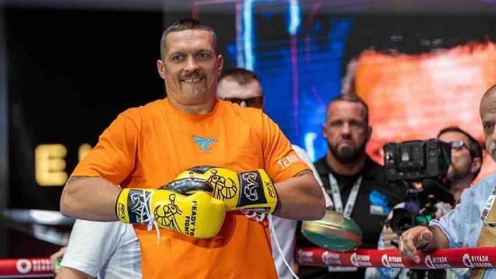 Усик потрапив у топ-10 найкращих боксерів в історії хевівейту – відоме місце українця
