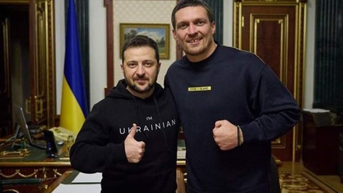 Зеленский прокомментировал уверенную победу Усика над Дюбуа: "Каждый бой с Украиной в сердце"