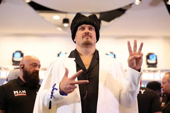 Усик узнал вердикт WBO об отсрочке переговоров боя с Паркером