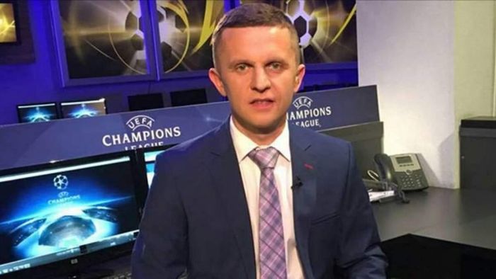 Аналитик Полесья показал судье, работавшему на матче россии, видео прилета возле дома Назаренко