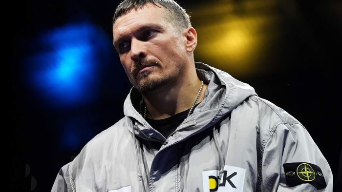 Легендарный Рой Джонс назвал количество поражений Усика перед завершением карьеры