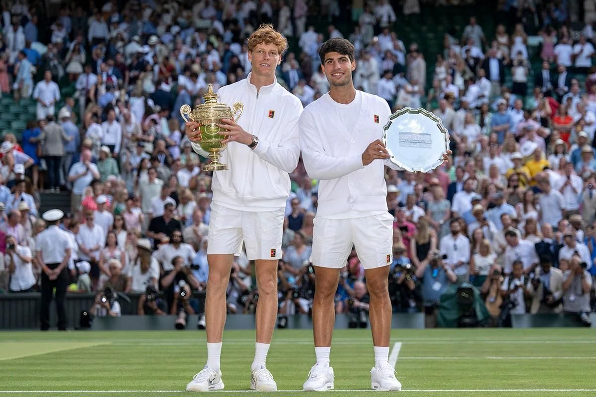 Янник Синнер (слева) и Карлос Алькарас / Photo by oel Marklund / AELTC