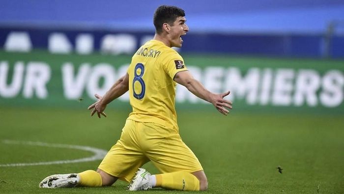 "Маліновському було легше дихати": Грозний порівняв Руслана з Де Брюйне і вирахував шанси України на перше місце
