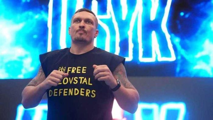 Усик офіційно отримав виклик на бій від чемпіона світу