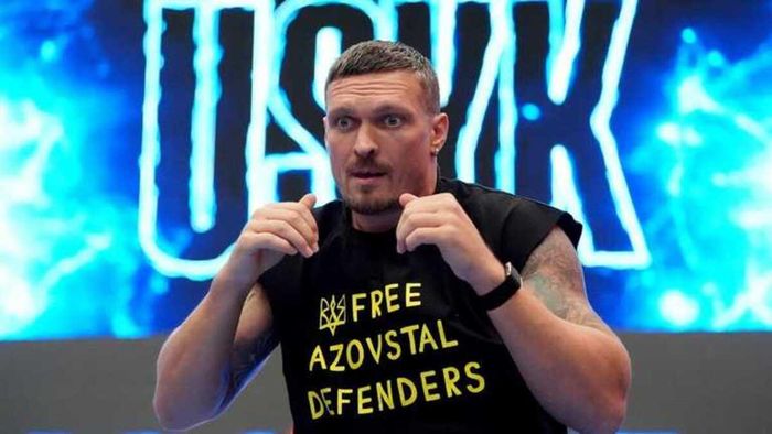 Усик посів друге місце у рейтингу найкращих боксерів світу – відомо, кому поступився українець