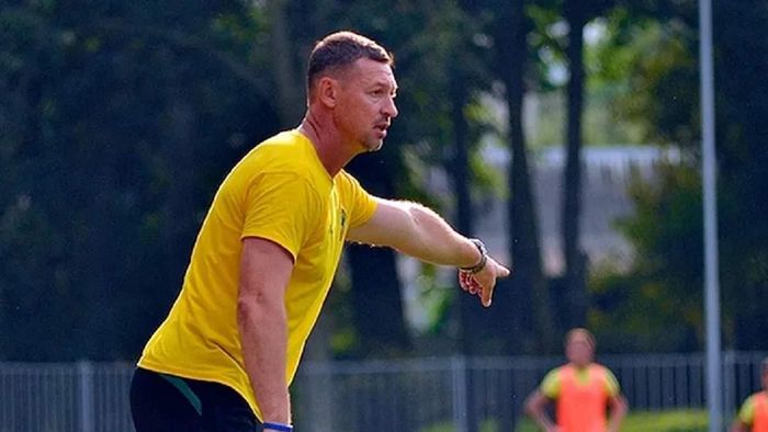 Экс-игрок сборной Украины по футболу, который имел проблемы с ТЦК, прокомментировал слухи о побеге за границу