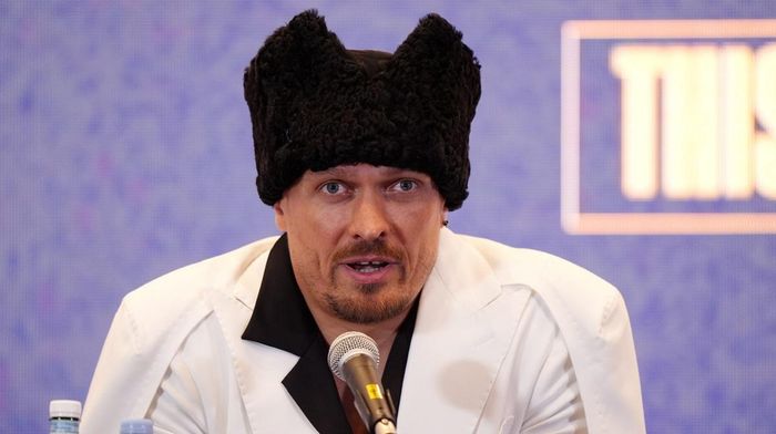 Усик привітав нового президента World Boxing, який неоднозначно висловився про війну в Україні