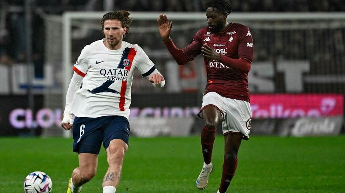 Забарний вперше відіграв повний матч з росіянином і заблокував на передасист – ПСЖ переміг дно Ліги 1 з екс-українцем