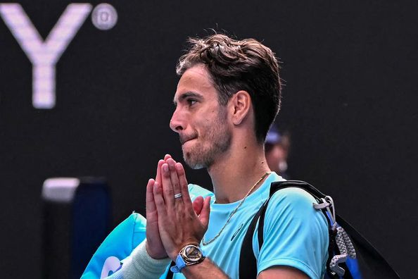 Драма на Australian Open: зірковий тенісист бив Джоковіча 2:0, але відмовився продовжувати матч і вилетів