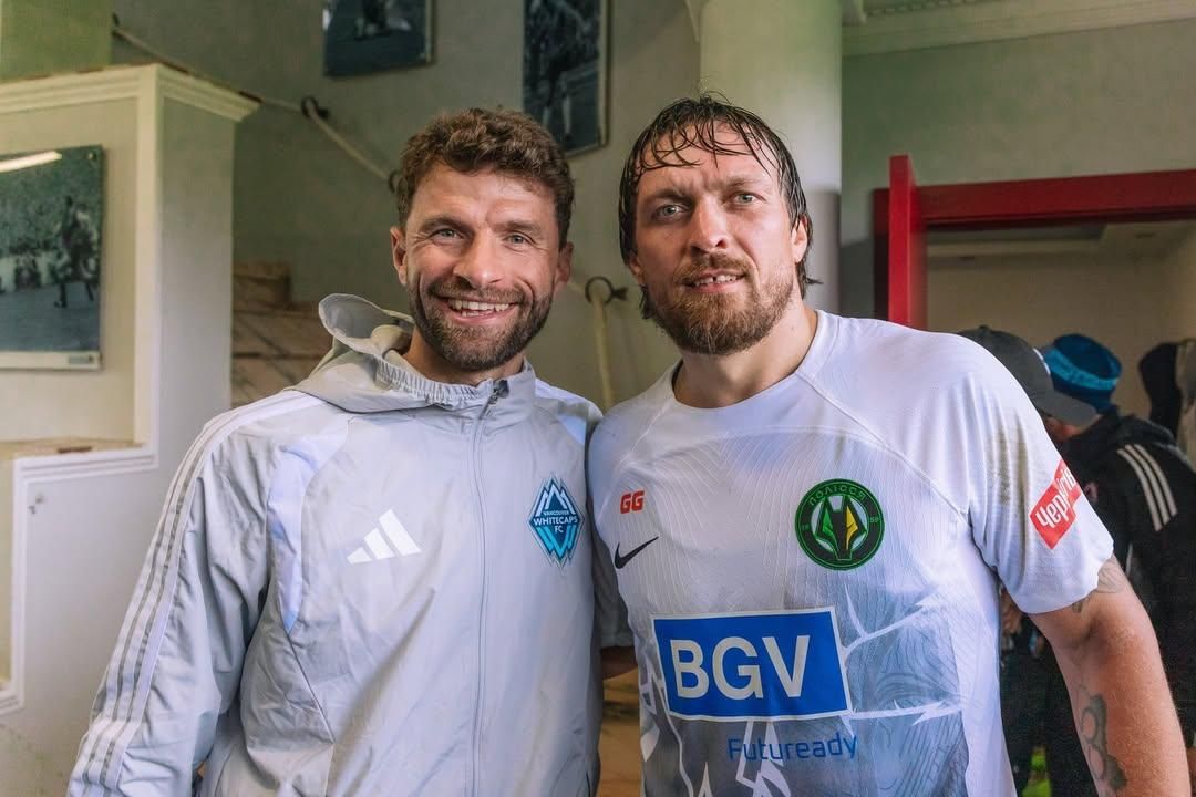 Мюллер и Усик / Фото ФК Ванкувер