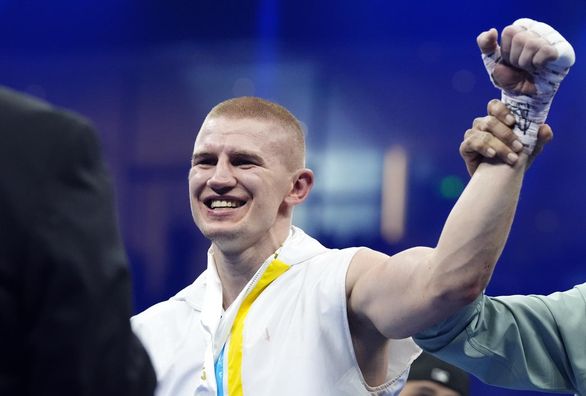 Богачук побив росіянина у нервовому поєдинку, покарав за триколор і відсвяткував вигуком "Слава Україні"