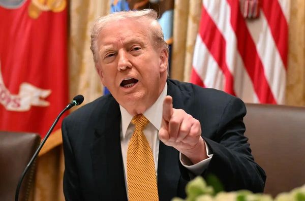 Трамп побив канадця і допоміг США здобути сенсаційну перемогу на Олімпіаді 2026 (ВІДЕО)