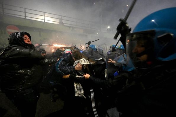 Масові протести проти Олімпіади 2026 в Італії: поліція застосувала сльозогінний газ і водомети (ВІДЕО) 
