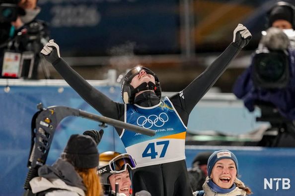 Сенсаційна норвежка обійшла світову рекордсменку і стала чемпіонкою Олімпіади 2026 у стрибках з нормального трампліна