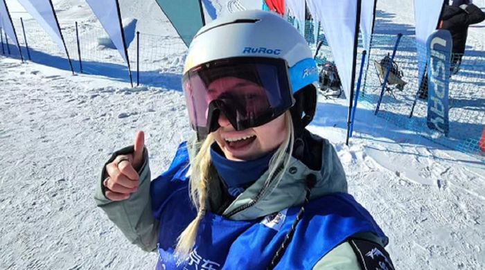 Чарівна британська сноубордистка коментує Олімпіаду 2026 – вона не змогла зняти особисте прокляття (ФОТО)