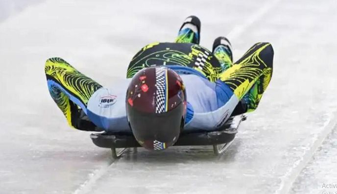 Український скелетоніст виграв чемпіонат світу і вийшов на нагородження з фото "шолому пам'яті"
