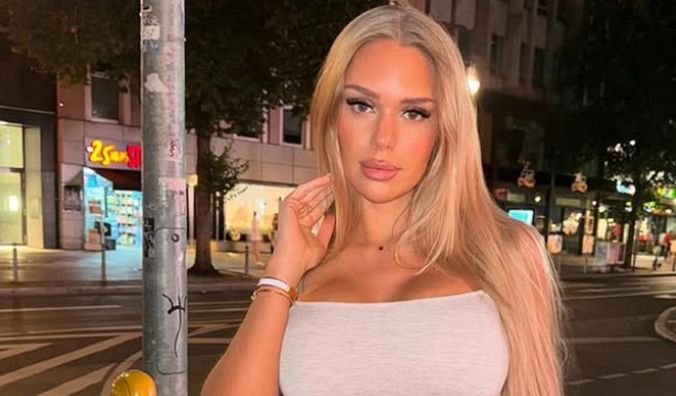"Временная девушка" футболистов сделала пластику ради первой встречи с игроком Баварии – на прицеле звезда топ-клуба