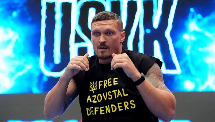 Усик почув зухвалі залякування від Верховена перед сенсаційним боєм: "Я торкнуся, він впаде"