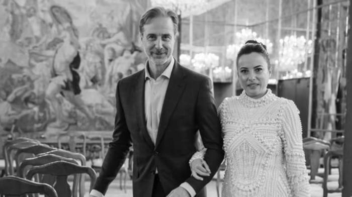 Малдера тайно обручился с фанаткой Шевченко перед вояжем в Украину – фотодоказательство