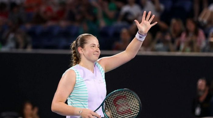 Дочь украинского футболиста повесила "баранку" сенсации Australian Open и вышла в полуфинал Истборна