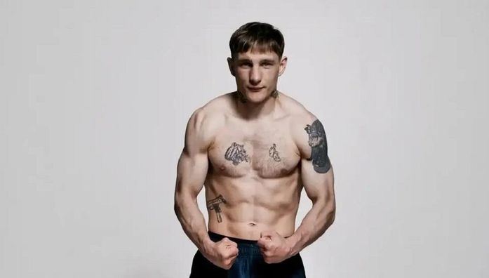 Український боксер брутальним нокаутом розбив суперника та завоював чемпіонський титул в Італії (ВІДЕО)