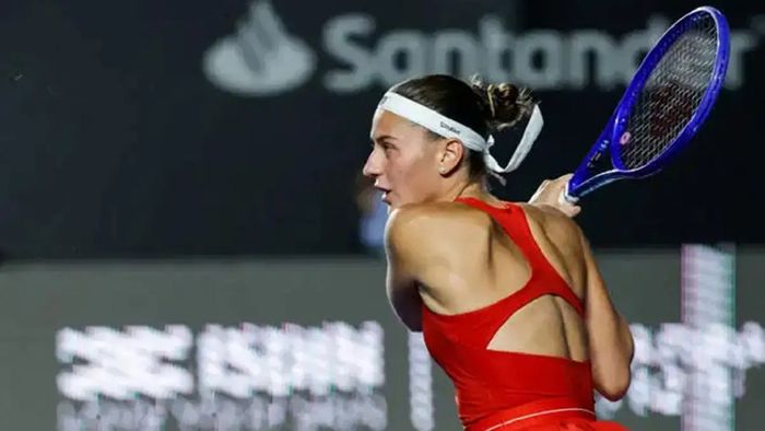 Костюк знищила замасковану росіянку на престижному турнірі WTA 500 у парному розряді
